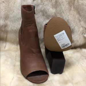 Steve Madden VERONAH Peep Toe Boot 7 1/2 New Heel